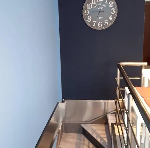 Blue 尼亚·蒙达尼亚